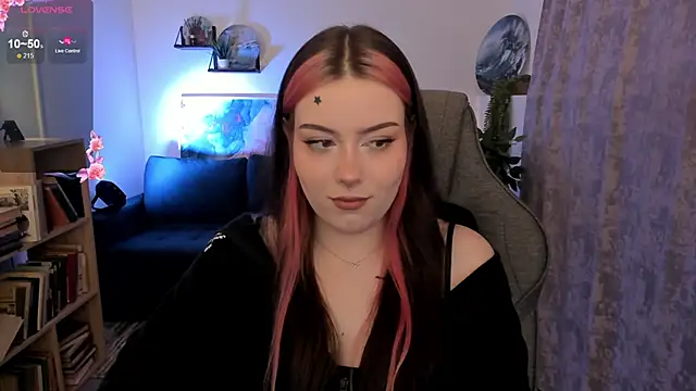 CoralineKeyns online show from May 12, 5:37 am