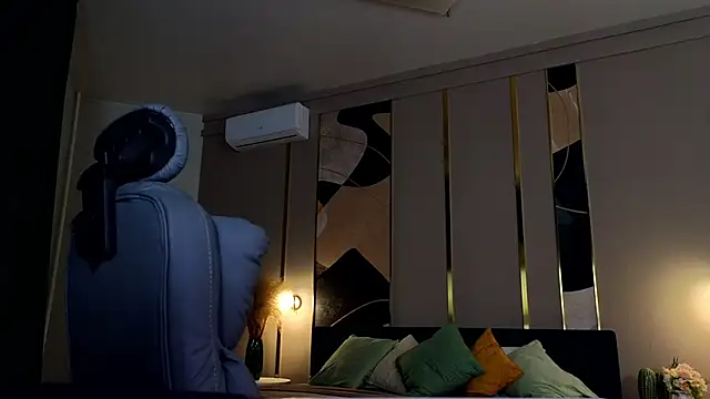 katy  moonj online show from November 9, 1:11 am