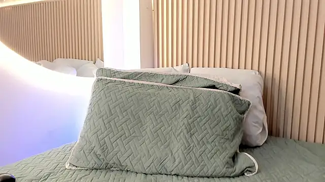 daiana curly online show from November 15, 8:10 pm