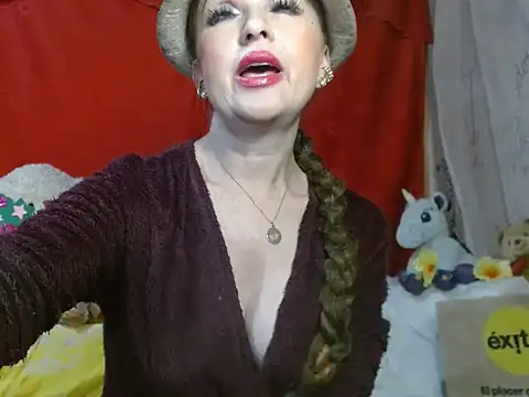 hottieperla online show from March 7, 10:06 pm