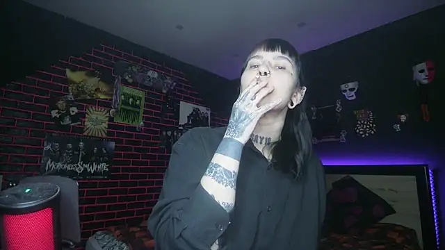 MoorderxDoll online show from February 26, 10:31 pm