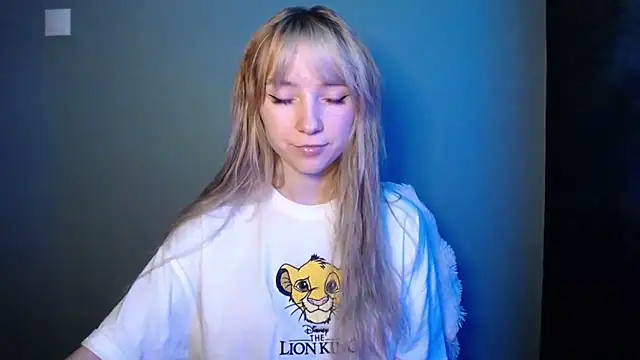 LuciaYoung online show from November 27, 1:36 pm