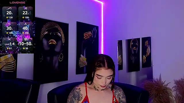  brenna hanson online show from November 26, 7:26 pm