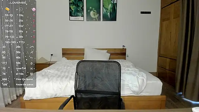 ThreeshaWhite online show from May 27, 1:16 am