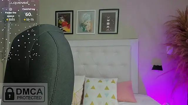 emma  smith1 online show from April 8, 12:29 pm