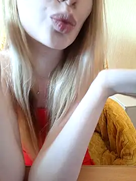 Snapshot of Elza_kom chatting on September 12, 6:35 am Elza kom online show from September 12, 6:35 am