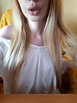 Snapshot of Elza_kom chatting on September 14, 6:44 am Elza kom online show from September 14, 6:44 am