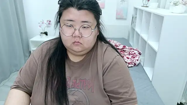 Nadine asian online show from February 12, 2:57 am