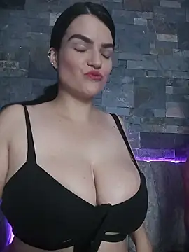 passionate love22 online show from December 3, 4:04 am