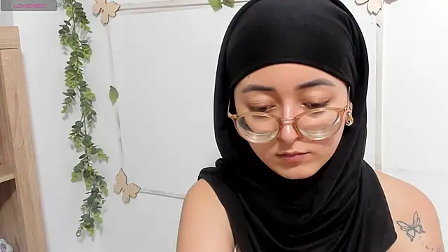 aysel elid online show from May 30, 8:38 pm