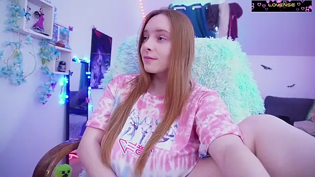  Yummy Girl  online show from May 22, 4:16 pm