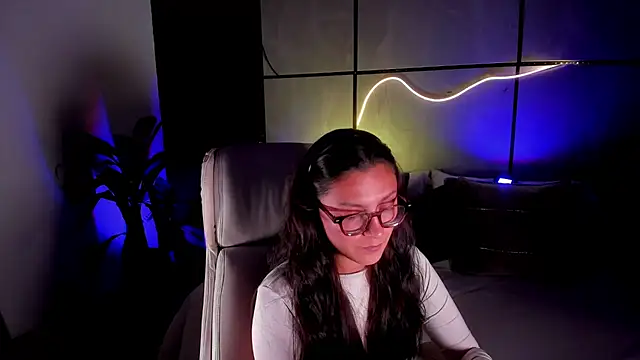 Gia Mazzon online show from February 3, 3:50 pm