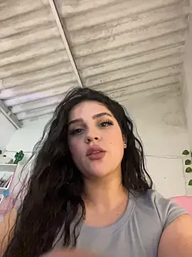 violet-333 online show from April 27, 5:32 pm