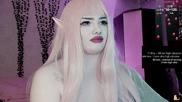 strawberry elfcat online show from May 21, 5:49 am