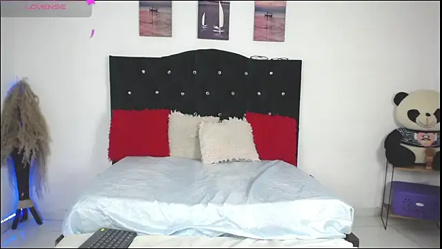 little maleja online show from May 27, 3:58 am