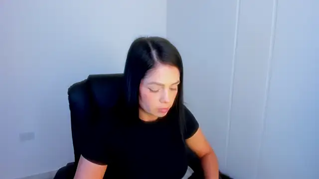 dominique21  online show from February 27, 11:15 pm