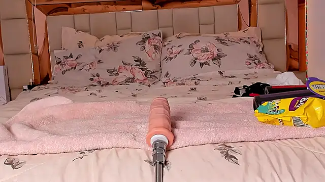 andreafernandz online show from February 16, 11:48 pm