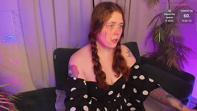 SophiePure online show from March 4, 8:26 pm