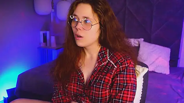 SophiePure online show from March 10, 2:15 am