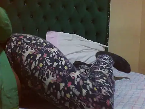 Sexy Riri online show from May 5, 12:02 am