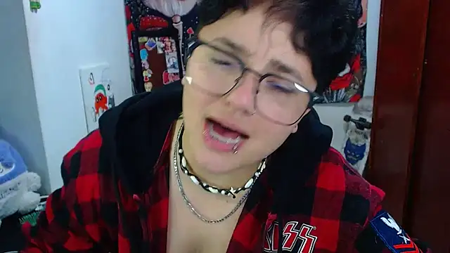 isabeautyx19 online show from May 9, 2:13 am