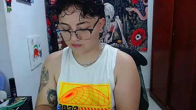 isabeautyx19 online show from May 19, 4:14 pm
