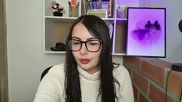 lalawhitte online show from May 21, 10:24 am