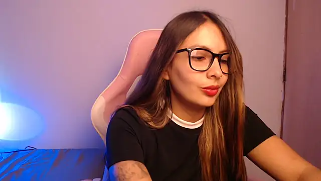 lalawhitte online show from October 8, 9:08 pm