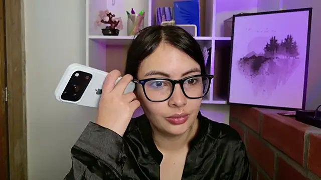 lalawhitte online show from May 13, 11:38 am
