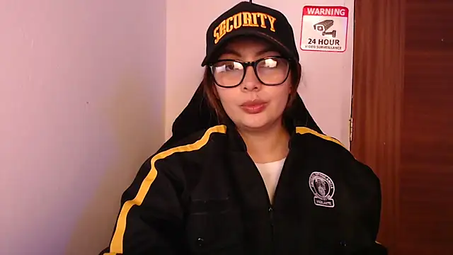 lalawhitte online show from March 24, 8:47 pm