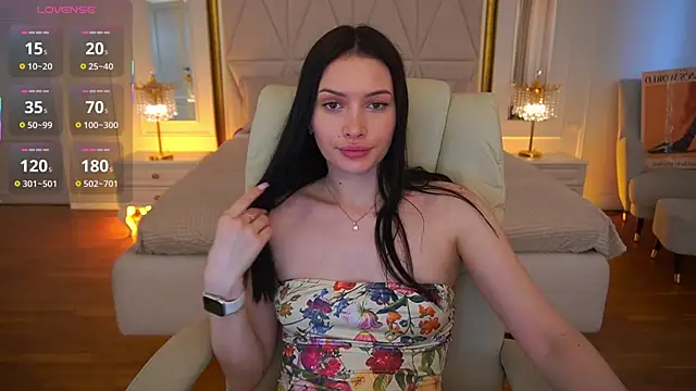 MilaSecrett online show from May 15, 1:03 pm