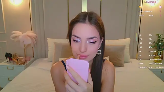 BellaHalles online show from November 25, 6:15 am