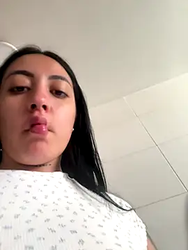 keilelewis online show from November 26, 3:46 pm