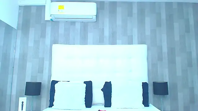 LeahMillerr online show from February 24, 7:23 pm