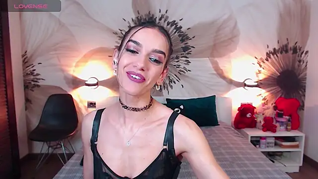 KatherineBisou online show from May 24, 6:51 pm