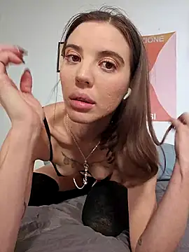 licoricepizza online show from October 13, 9:56 am