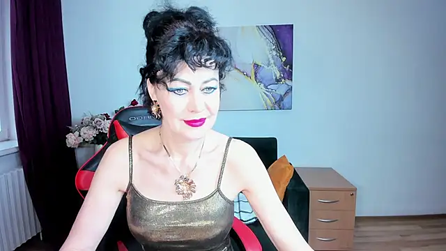 Silvia Wallec online show from May 9, 5:20 am