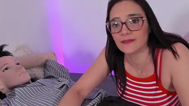 Jessica Herrera  online show from May 19, 9:33 pm