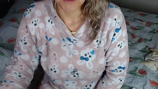 Chantal hott online show from May 26, 2:22 am