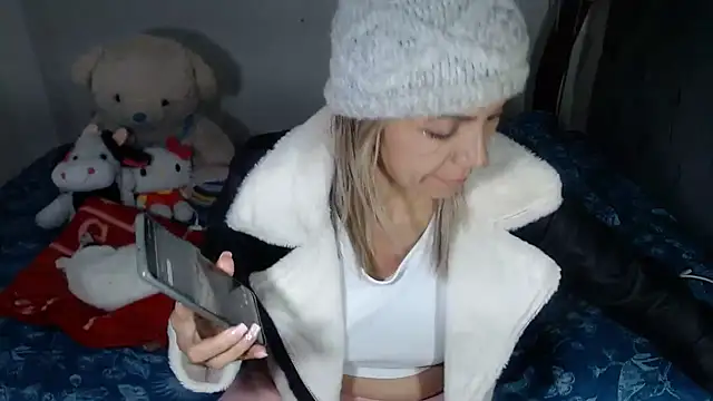 Chantal hott online show from February 6, 1:31 am