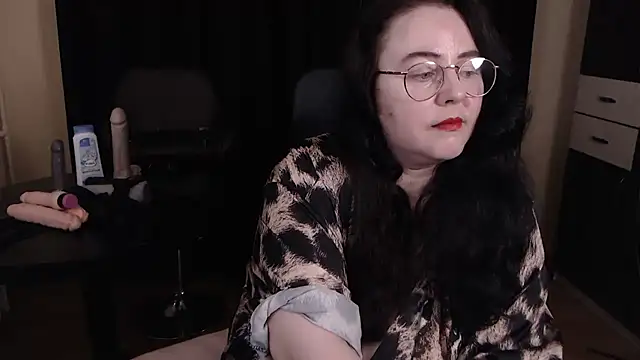 poshmistress online show from May 26, 5:51 am