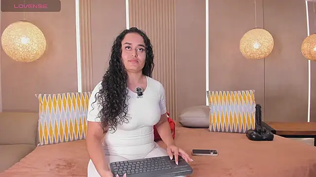 sabrina shark  online show from May 21, 1:14 am