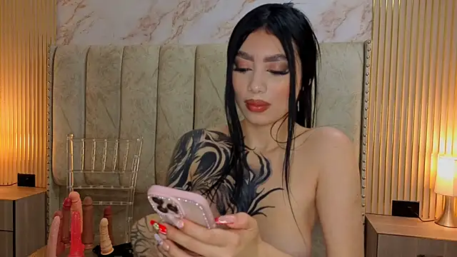 catalina  23 online show from December 18, 11:09 pm