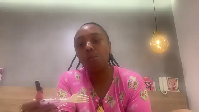 ChocolateCakeQueen online show from May 15, 12:27 am