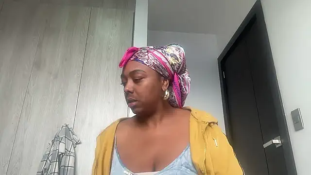 ChocolateCakeQueen online show from January 8, 7:51 pm