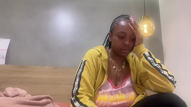 ChocolateCakeQueen online show from May 19, 3:35 am
