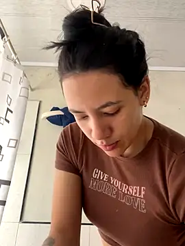 hannahb-e online show from October 7, 5:28 pm