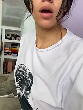 hannahb-e online show from May 21, 8:51 pm