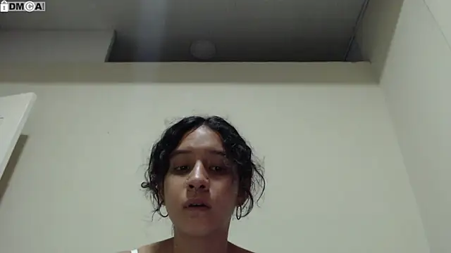 AlinaWoolf  online show from March 31, 5:40 am