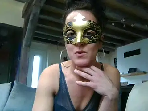 Masquegirlmysterious online show from November 14, 1:00 pm